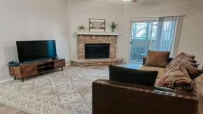 Chic Sleeps 4, Near Dining, Parking, Pet Friendly